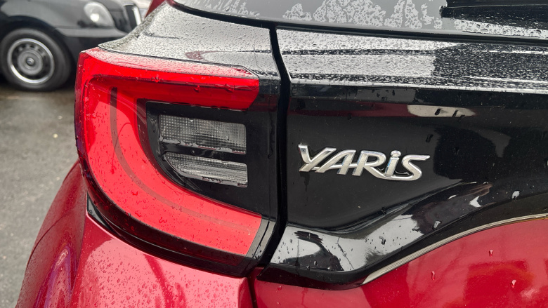 Toyota Yaris 1.5 Hybrid Design 5dr CVT Hybrid Hatchback